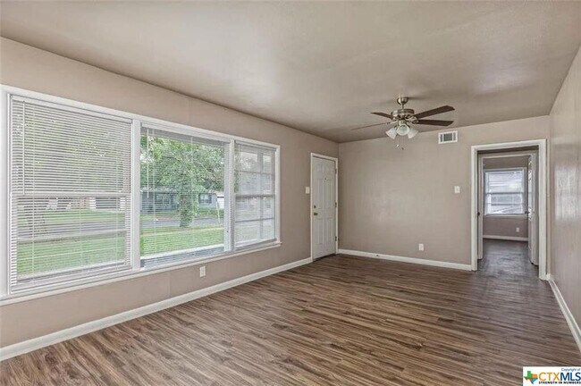 Foto del edificio - 1906 S 51st St