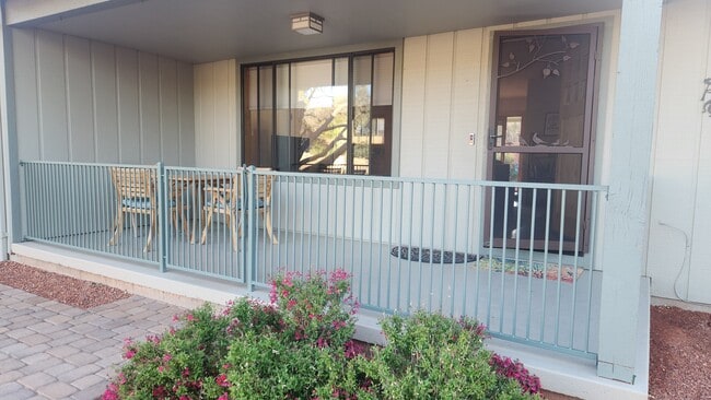 Patio delantero - 175 Creek Rock Rd