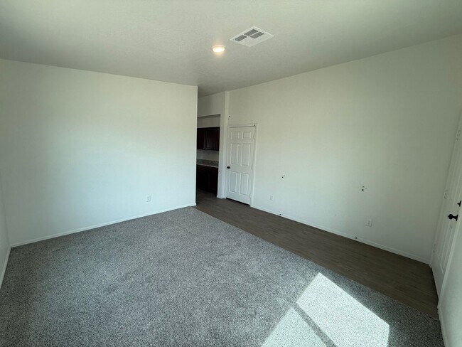 Foto del edificio - BRAND NEW 4 Bedroom in Desert Sands!