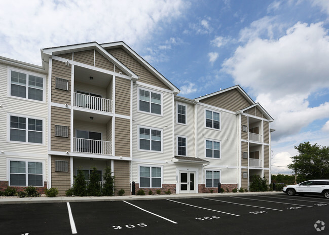 Building Photo - Marshall Square Apartments