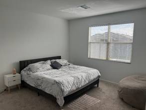 Building Photo - 17327 W Sunnyslope Ln