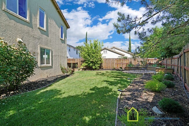 Building Photo - Charming 3-4 Bedroom Home with Top-Rated S...