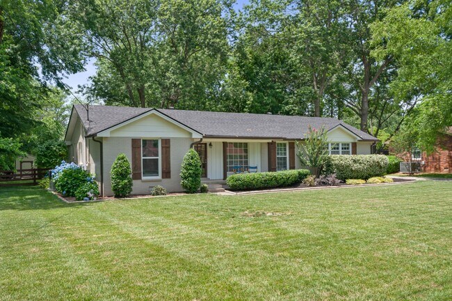 Building Photo - 819 Chrisman Dr