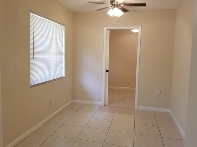 Building Photo - 2326 Monroe St