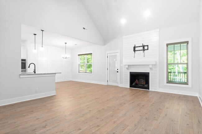 Foto del edificio - 1022 Brightwood Ct