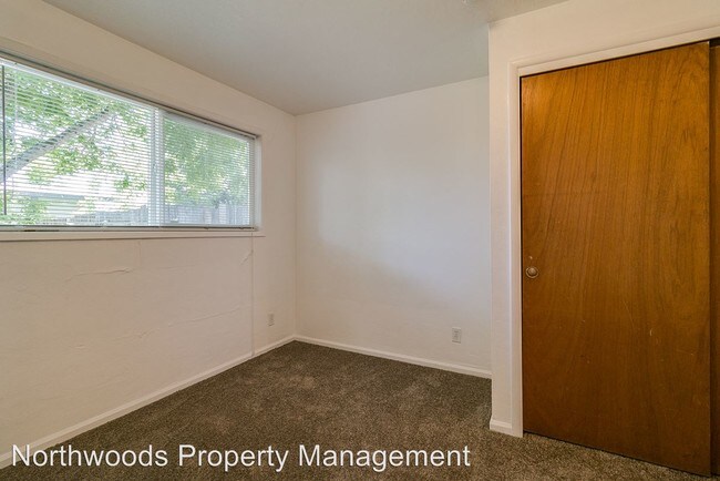 Foto del edificio - 70 Lawrence St