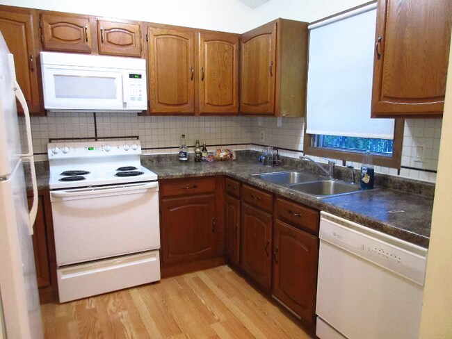 Foto del edificio - 8782 Hawthorne Dr