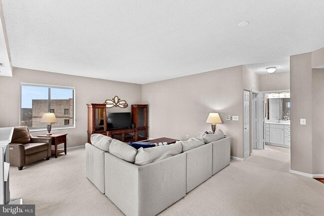 Foto del edificio - 19375 Cypress Ridge Terrace