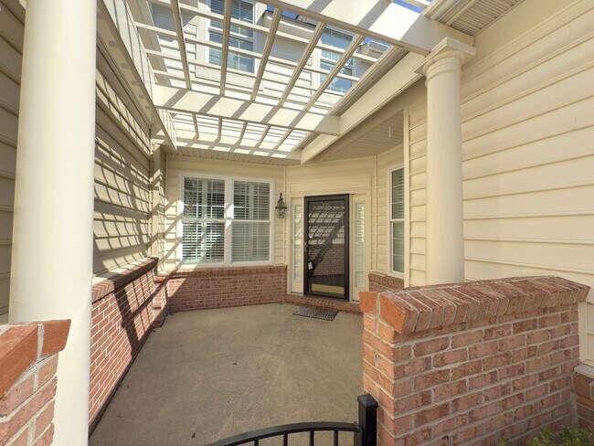 Foto del edificio - 3 Bedroom, 2.5 Bath, Loft, 2-Car Garage Ho...