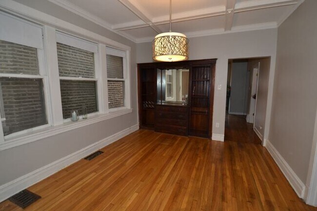 Foto del edificio - 4713 N Albany Ave