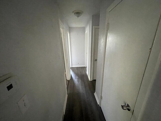 Foto del edificio - 2021 E 48th Terrace