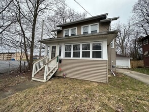 Building Photo - 407 Demay Ct