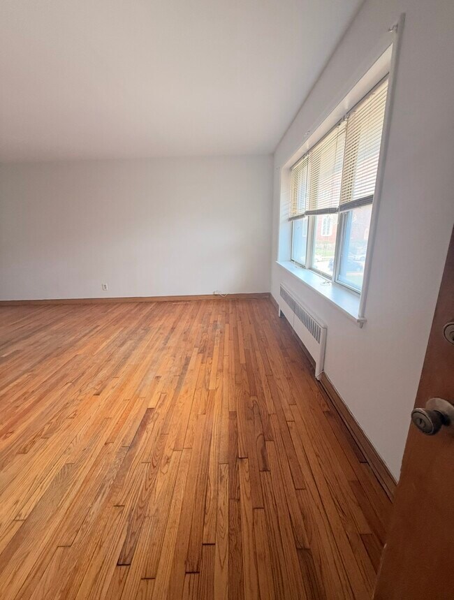 Foto del edificio - 4002 N Farwell Ave