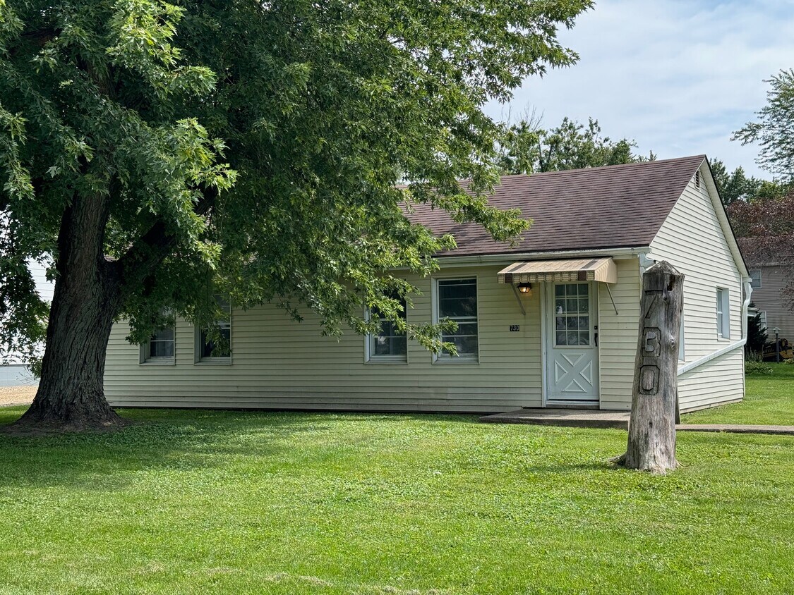 Primary Photo - 730 W Central Ave