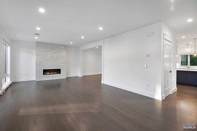 Building Photo - 303 4th St
