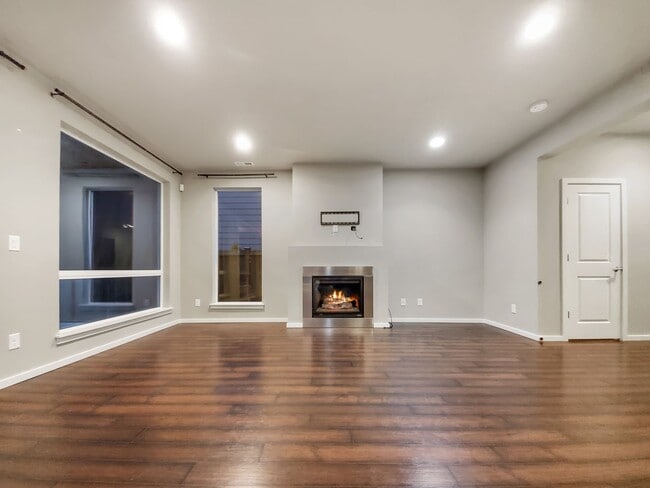 Foto del edificio - Luxury 2-Story house in private Cul de Sac