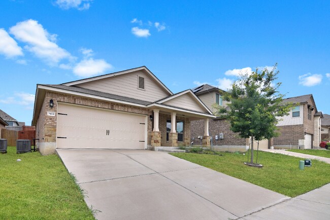 Foto del edificio - 3412 Aubree Katherine Dr