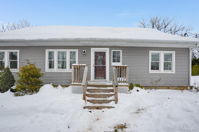 Foto del edificio - 18 Ketcham Dr