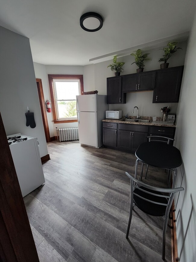 1308 119th St, Whiting, IN 46394 Apartments in Whiting, IN