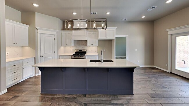 Building Photo - 9125 Poppey Pl