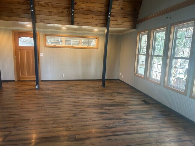 Foto del edificio - Beautiful Barn Style Home