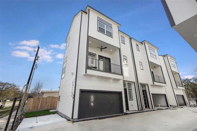 Foto del edificio - 1913 Hoskins Dr