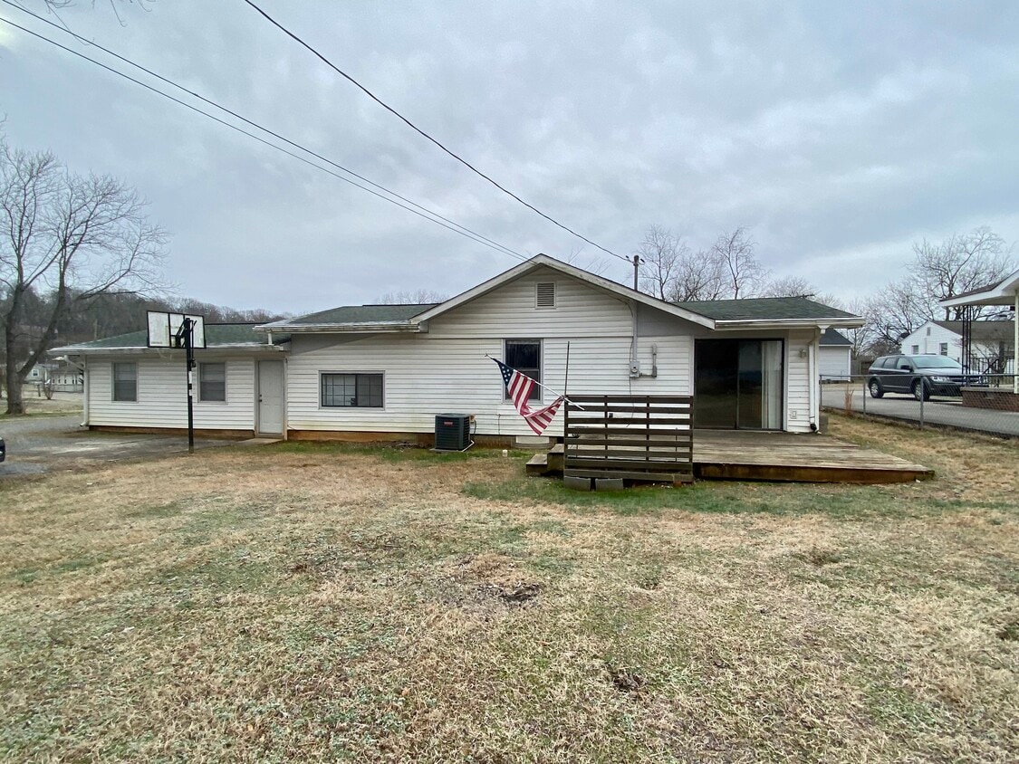 Primary Photo - 114 Norris Ave
