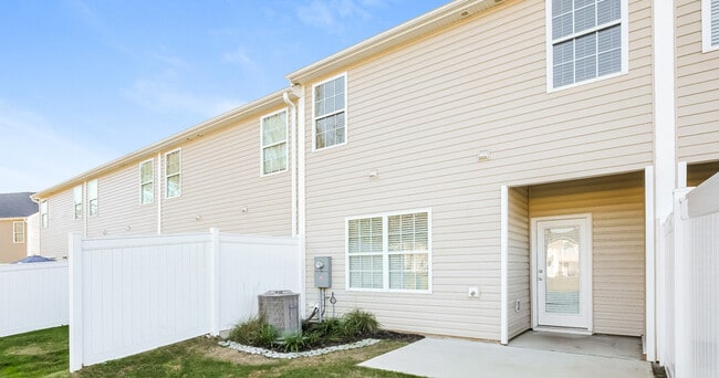 Foto del edificio - RiVera Townes