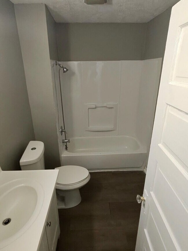 Foto del edificio - 10514 Mt Auburn Ave