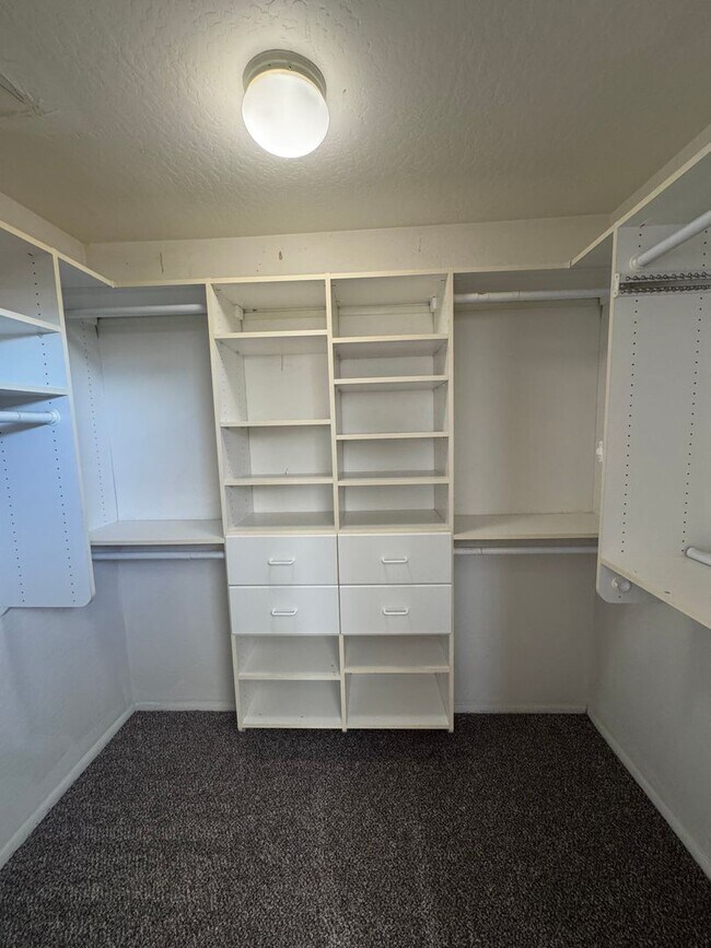 Foto del edificio - Spacious 4BR/3BA Home in Prime Tempe Location!