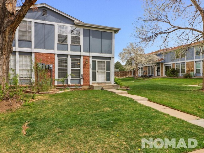 Foto del edificio - 3 Bedroom Townhome in Aurora