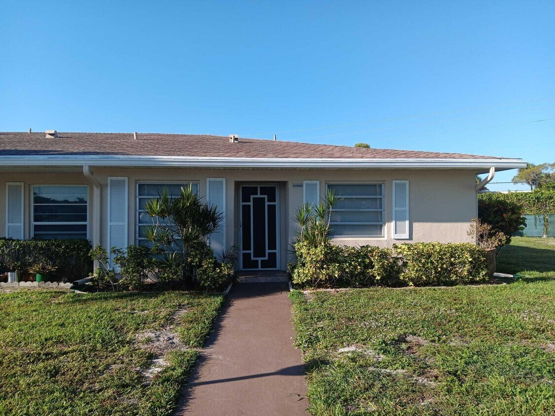 Foto principal - 20886 Vinesta Cir