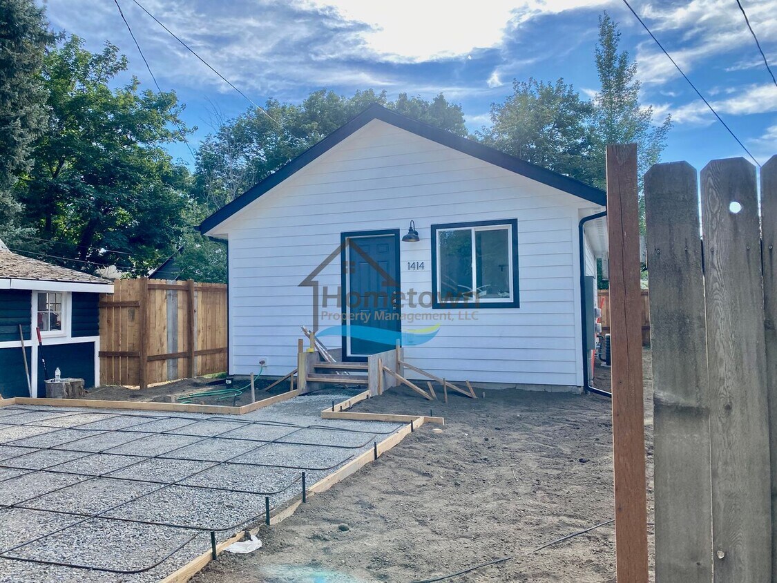 Primary Photo - 2 Bedroom 1 Bath House Built in 2022 Avail...