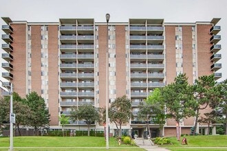 Building Photo - 12 Deerford Rd