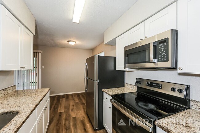 Foto del edificio - 4 BR/2BA | Newly Renovated Single Family Home | Covered Patio  | Fenced backyard!