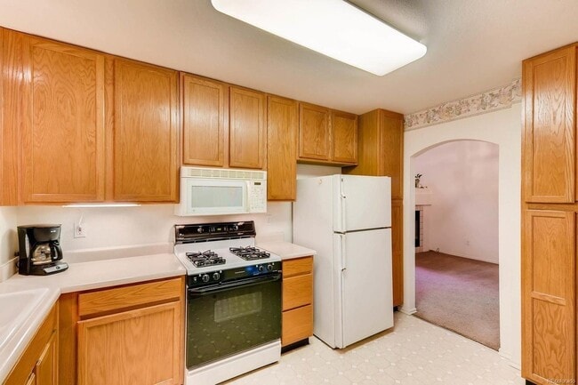Foto del edificio - 2887 Dharma Ave