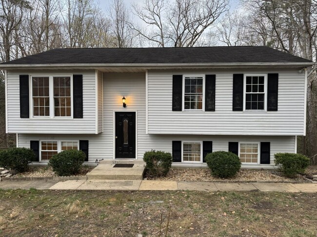 Building Photo - 2036 Yew Ct