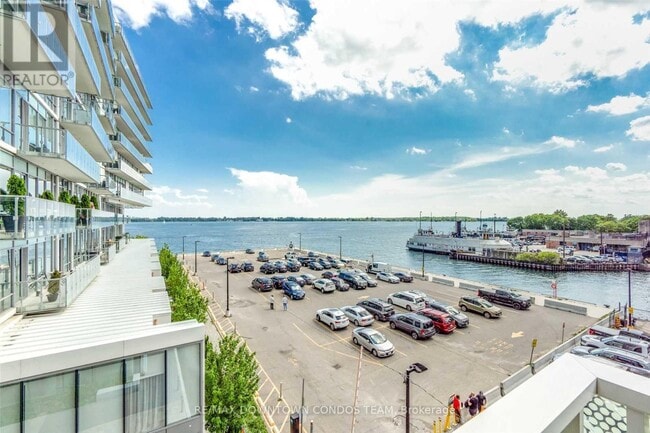 Building Photo - 15 Queens Quay E