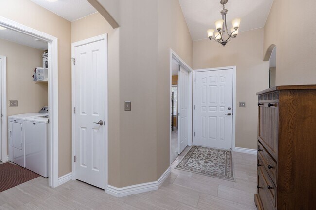 Building Photo - Fully Furnished 3 bedroom, 2 bath home in ...