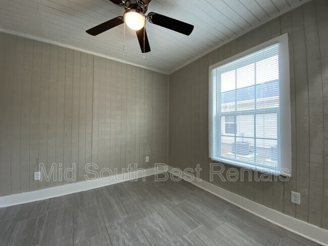 Foto del edificio - 8213 1st St
