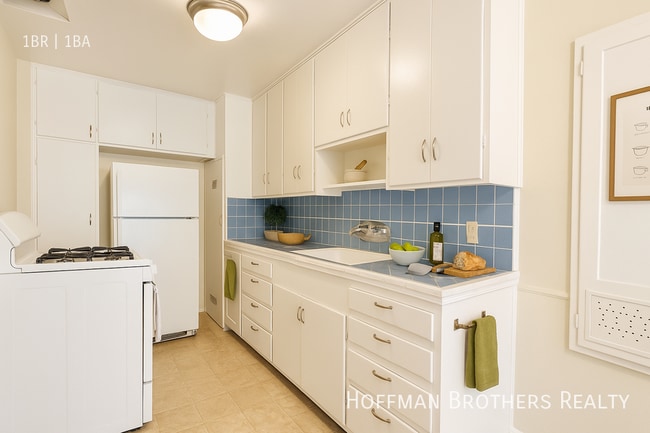 Building Photo - 8262 Blackburn Ave