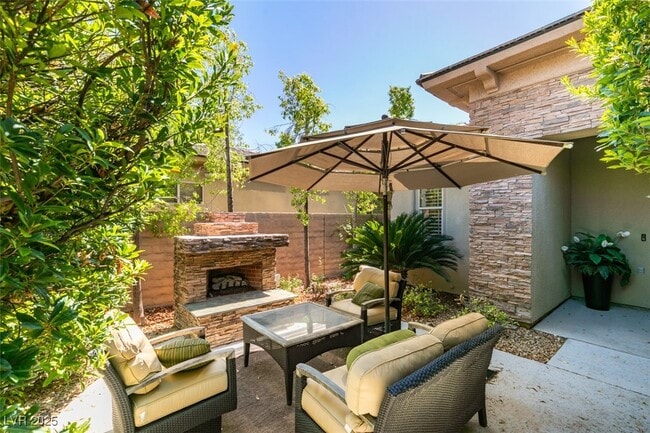 Foto del edificio - 46 Fountainhead Cir