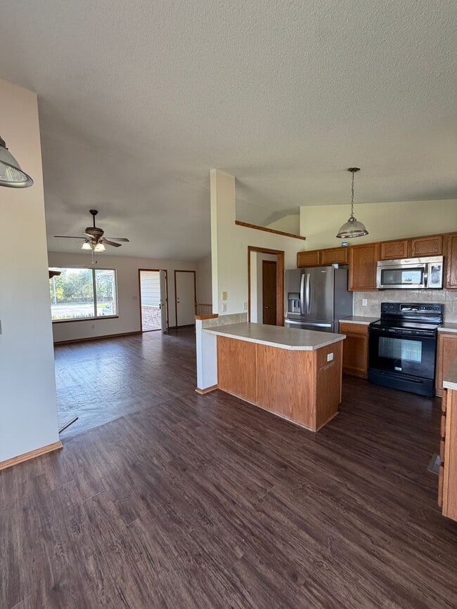Building Photo - 11818 W Wilkinson Ct