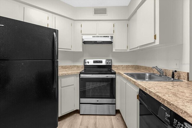 Building Photo - 3612 Southpointe Dr