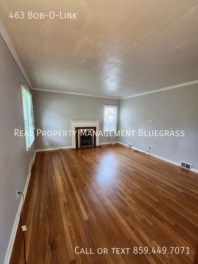 Building Photo - 463 Bob-O-Link-