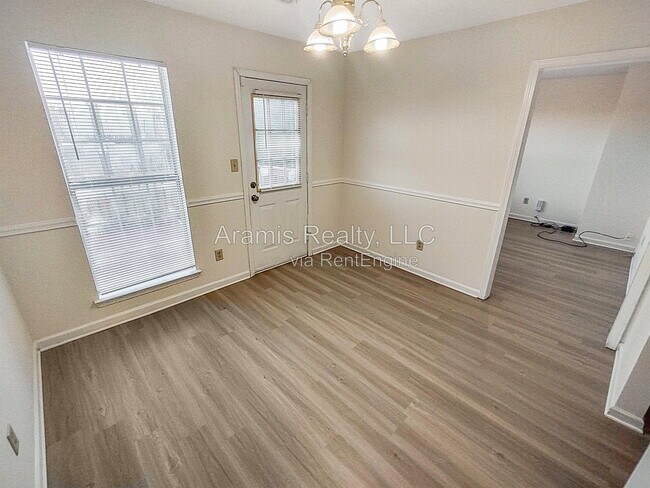 Foto del edificio - 6843 Saganaw Dr