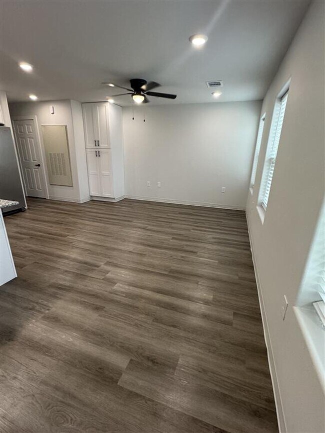 Foto del edificio - Village Lofts