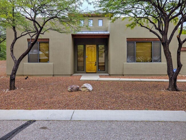 Foto del edificio - 4 Bedroom 2 Bathroom