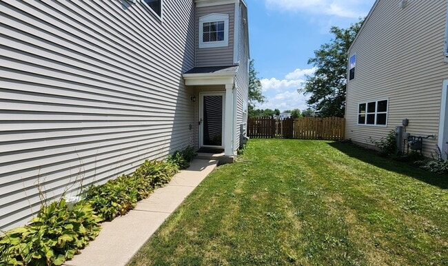 Building Photo - 301 Wedgewood Cir