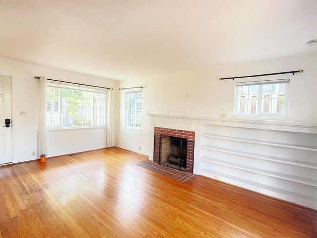 Building Photo - 1012 Munras Ave